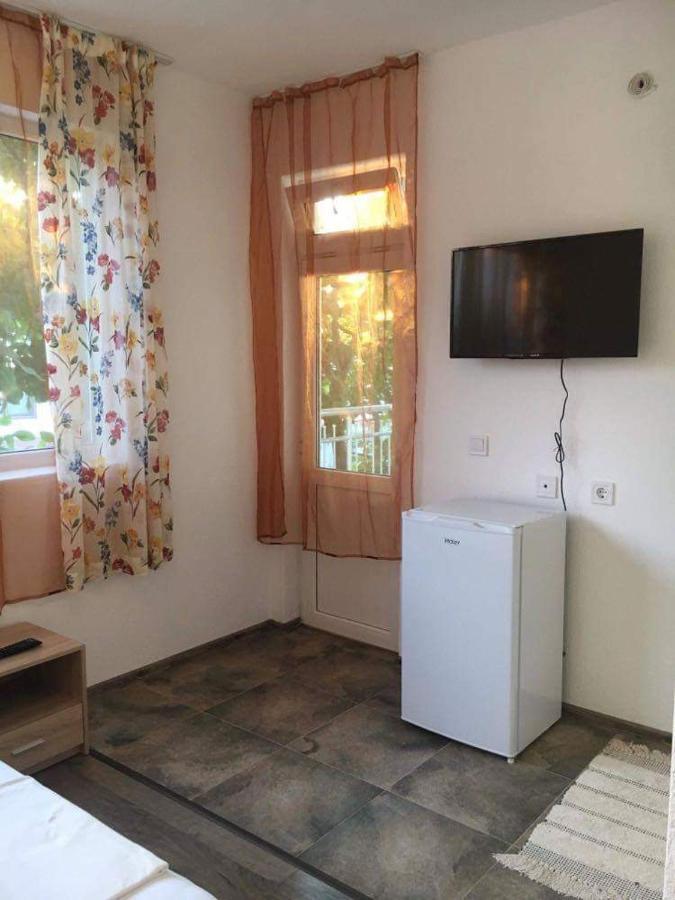 Къща Мечта Hotel Chernomorets Eksteriør billede